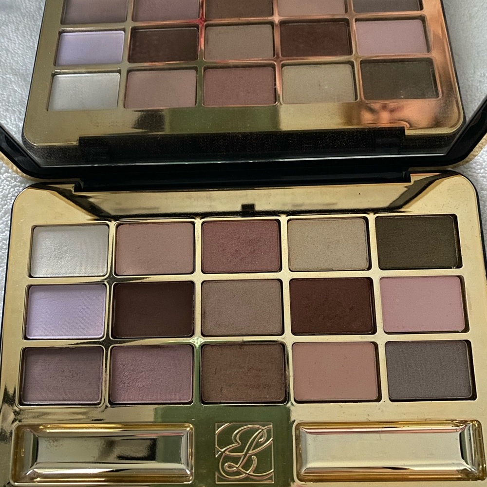 Estée Lauder eyeshadow palette